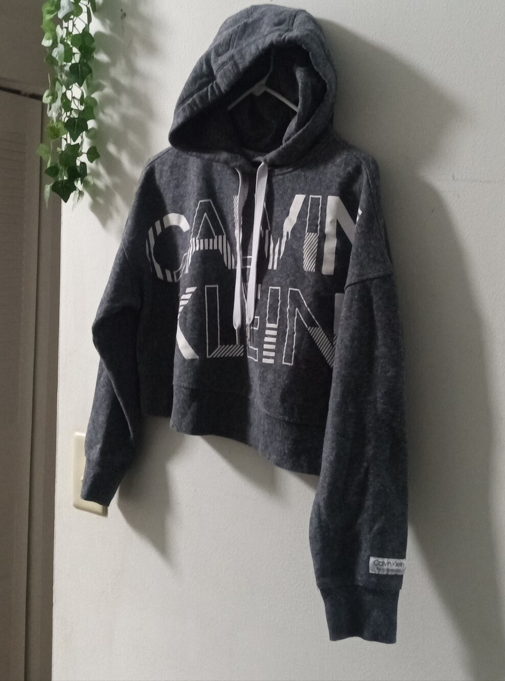 Calvin Klein Dark Gray Cropped Logo Hoodie Sweatshirt Size Medium